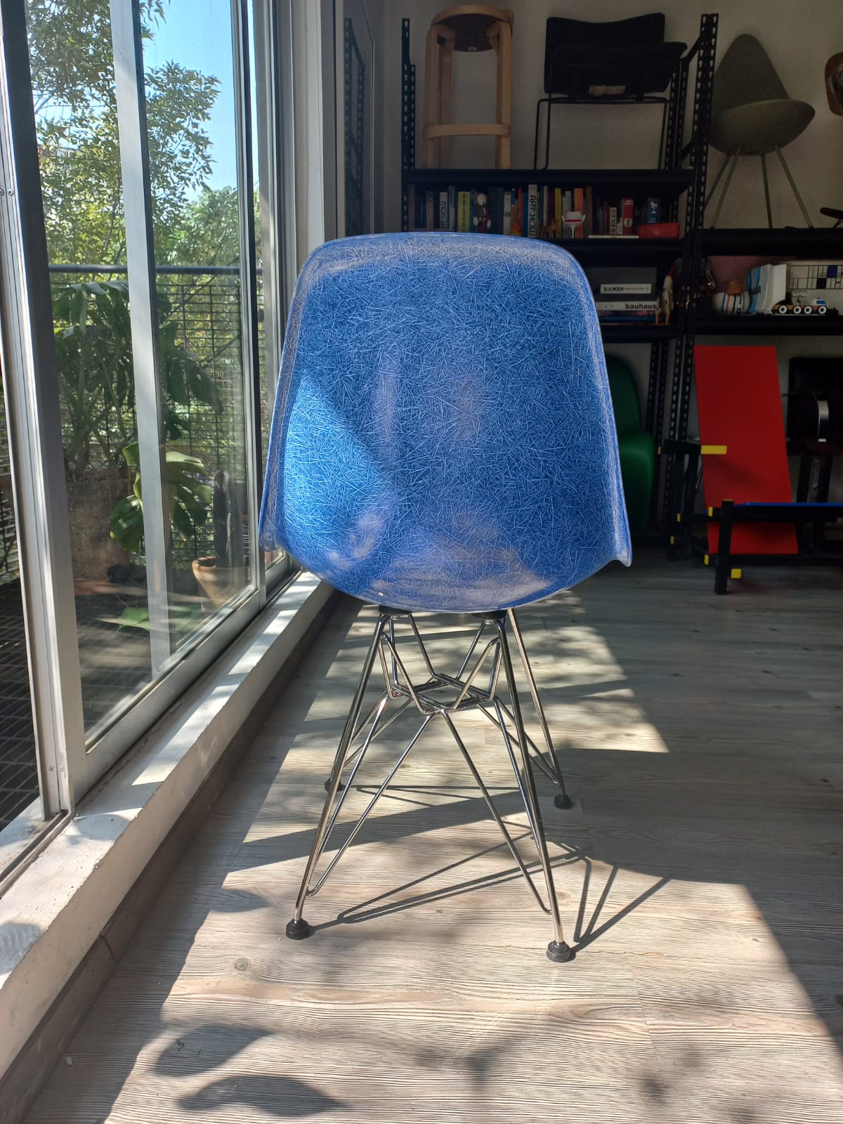 Eames Fiberglass  Wire Side Chair Herman Miller