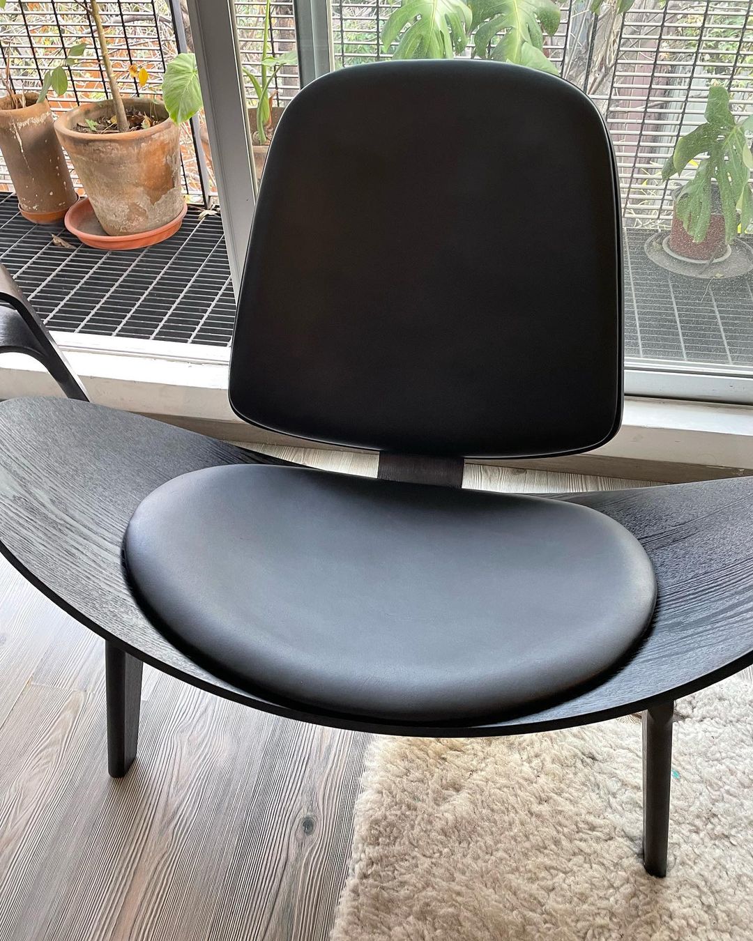 Shell Chair CH07 - Hans Wagner